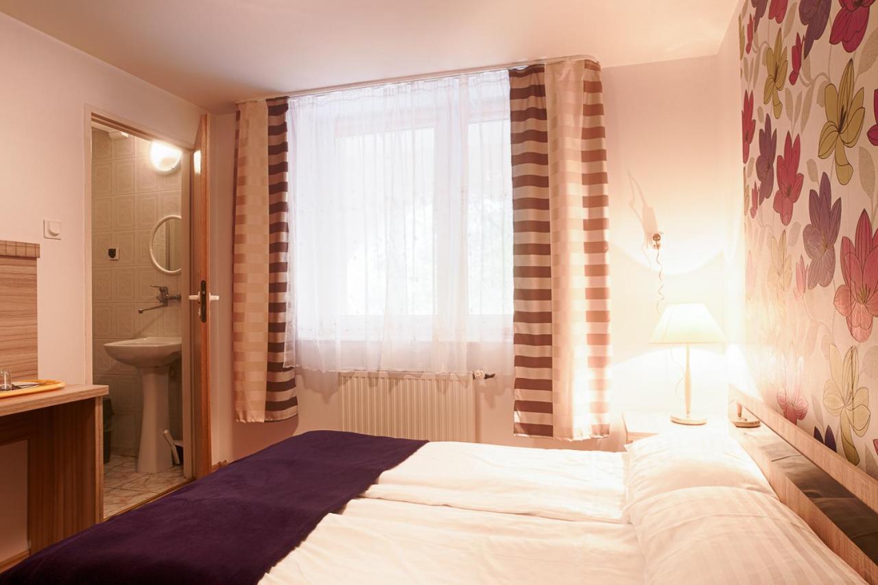 Pod Arkadami Otel Darlowko Dış mekan fotoğraf