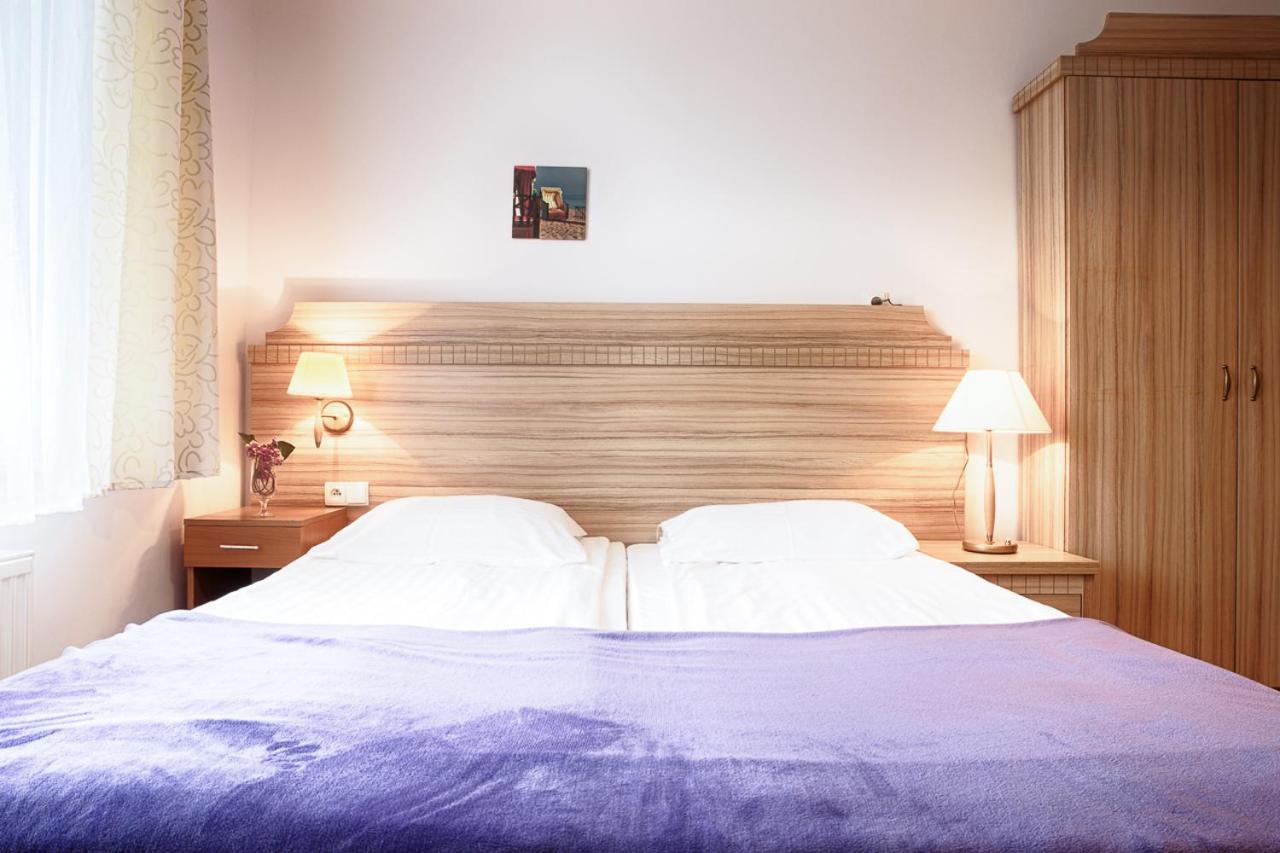 Pod Arkadami Otel Darlowko Dış mekan fotoğraf